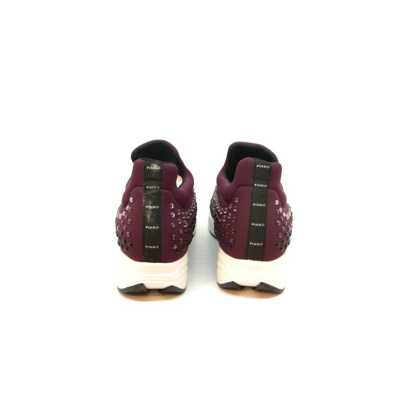 Sneakers Donna Gem Neoprene Strass in tessuto tecnico elasticizzato con multi strass su tomaia e suola in gomma.