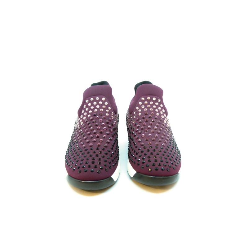 Sneakers Donna Gem Neoprene Strass in tessuto tecnico elasticizzato con multi strass su tomaia e suola in gomma.