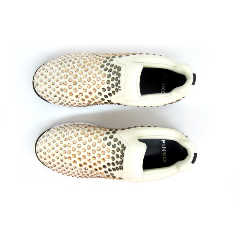 Sneackers Donna Gem Neoprene Strass in tessuto tecnico elasticizzato con multi strass su tomaia e suola in gomma.