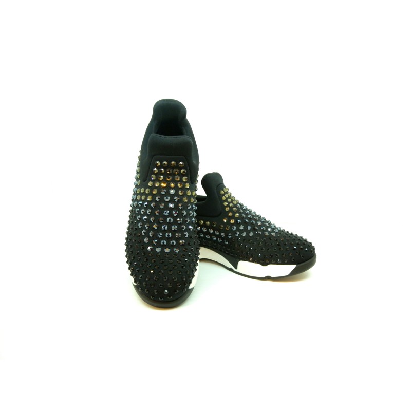 Sneakers Donna Gem Neoprene Strass in tessuto tecnico elasticizzato con multi strass su tomaia e suola in gomma.