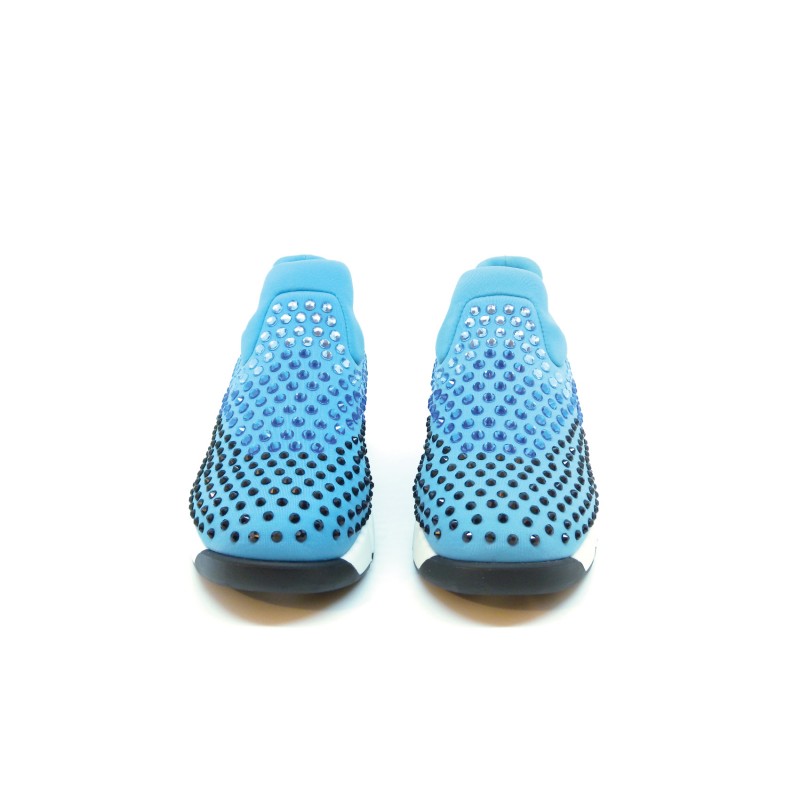 Sneakers Donna Gem Neoprene Strass in tessuto tecnico elasticizzato con multi strass su tomaia e suola in gomma.