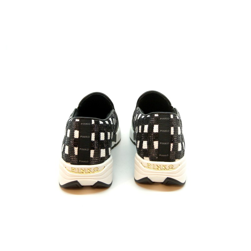 Sequins woman sneakers in embroidered fabric with sequin decoration squared, comfortable and casual rubber sole.