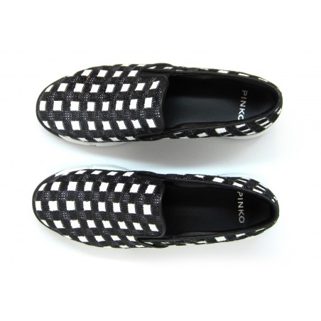 Sequins woman sneakers in embroidered fabric with sequin decoration squared, comfortable and casual rubber sole.