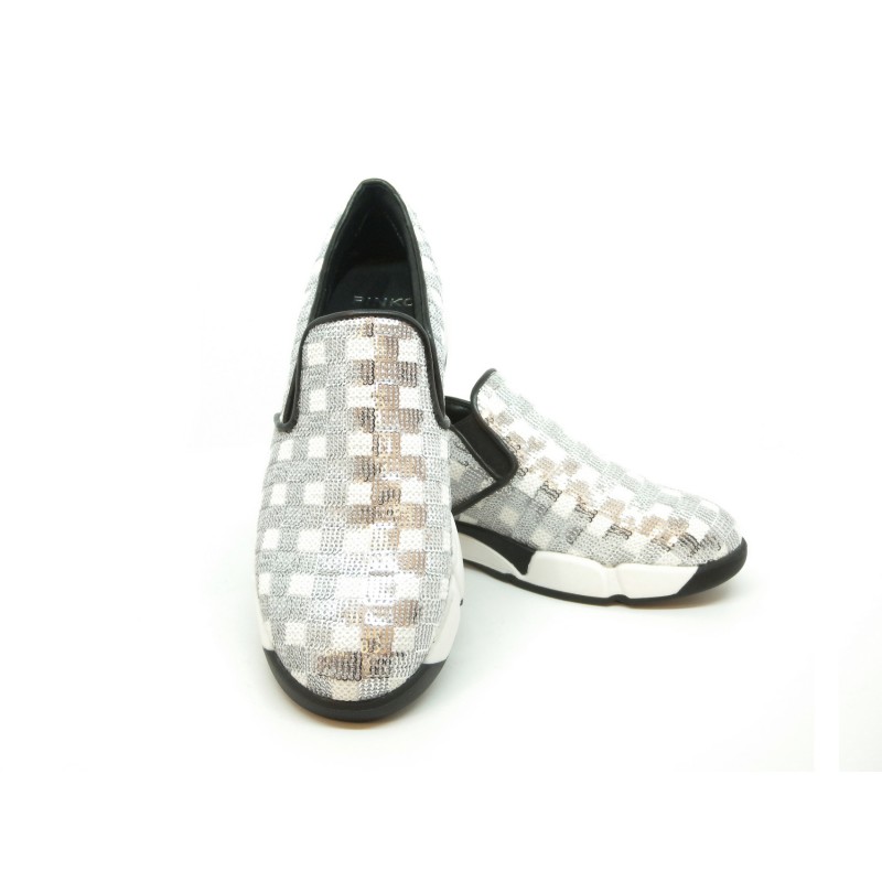 Sequins woman sneakers in embroidered fabric with sequin decoration squared, comfortable and casual rubber sole.