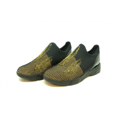 Women's Sneakers Diamante embroidered fabric with sequins striped decoration comfortable and casual rubber sole. Women's Sneakers Diamante embroidered fabric with sequins striped decoration comfortable and casual rubber sole.