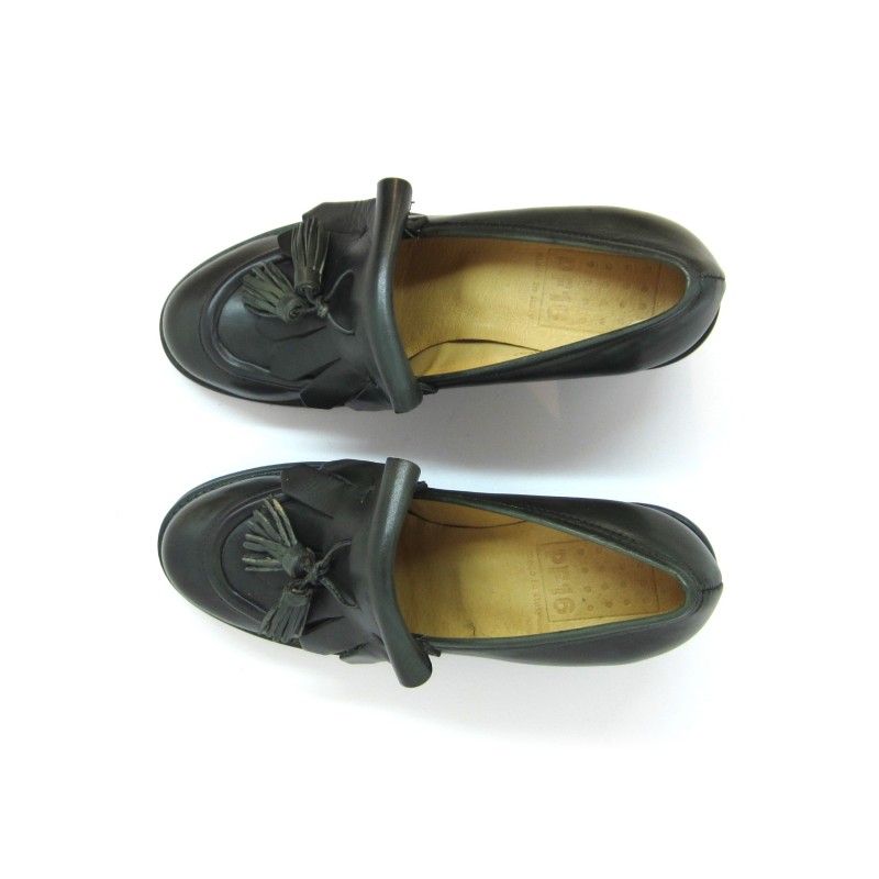 Fashionable Corium style heeled shoe made entirely in Italy with Tuscan leathers.