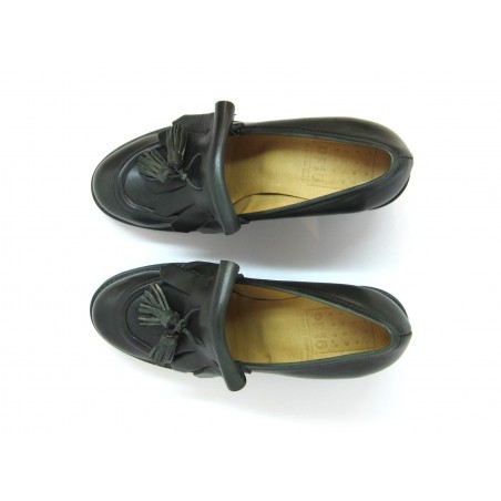 Scarpa con tacco Corium  stile alla moda realizzato interamente in Italia con pelli toscane.