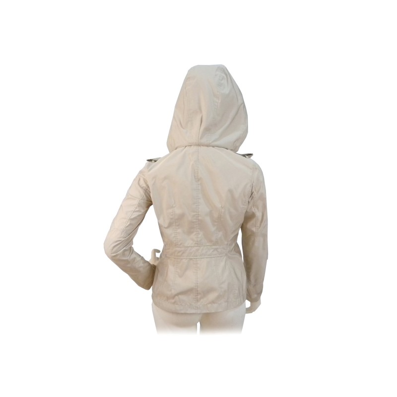 Giacca Donna sfiancata 4 tasche con bottoni a scomparsa. Cappuccio staccabile
