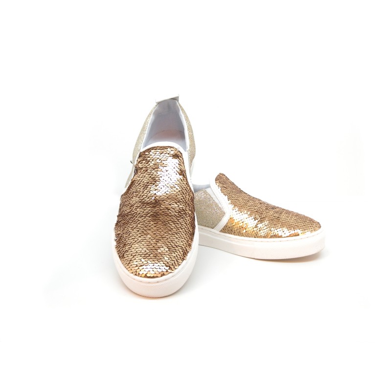 Women's Shoes Sneakers with sequins and glitter gold slip on model with round toe and rubber sole.