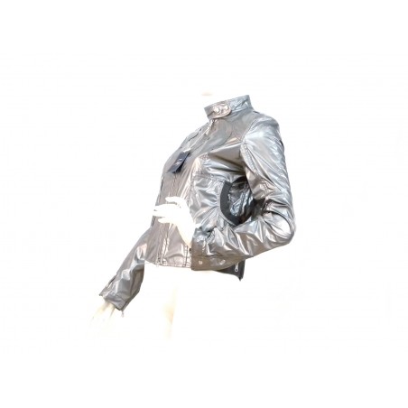 Slim woman jacket with zip and 2 shiny effect pockets.