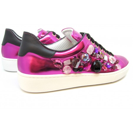 Scarpe Donna Sneakers Ginnico Pietre e Specchi laterali con suola in gomma bianca.