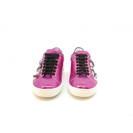 Scarpe Donna Sneakers Ginnico Pietre e Specchi laterali con suola in gomma bianca.
