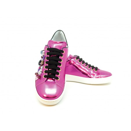 Scarpe Donna Sneakers Ginnico Pietre e Specchi laterali con suola in gomma bianca.
