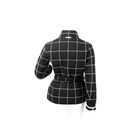 Giacca Donna trapuntata a quadri contrasto bianco/nero con cintura vita a nodo.
