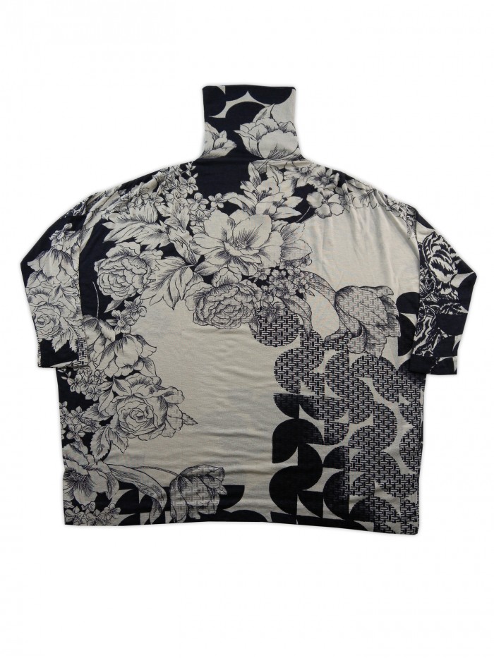 Etro Sweater Woman Mod. 18988 Black / Beige Floral Turtleneck Etro Sweater Woman Mod. 18988 Black / Beige Floral Turtleneck