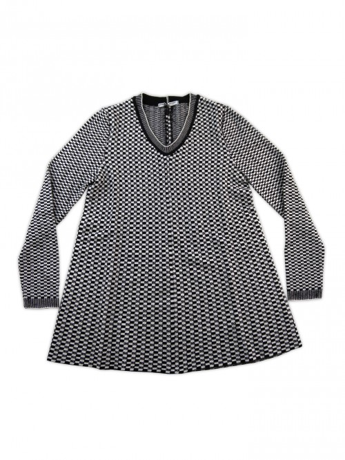 Daniel & Mayer Women's Flared V-Neck Shirt White / Black Daniel & Mayer Women's Flared V-Neck Shirt White / Black