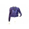 Extra light double pocket woman jacket with contrasting crew neckline and zip closure.