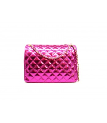 Quilted and laminated woman bag with gold chain shoulder strap 2
