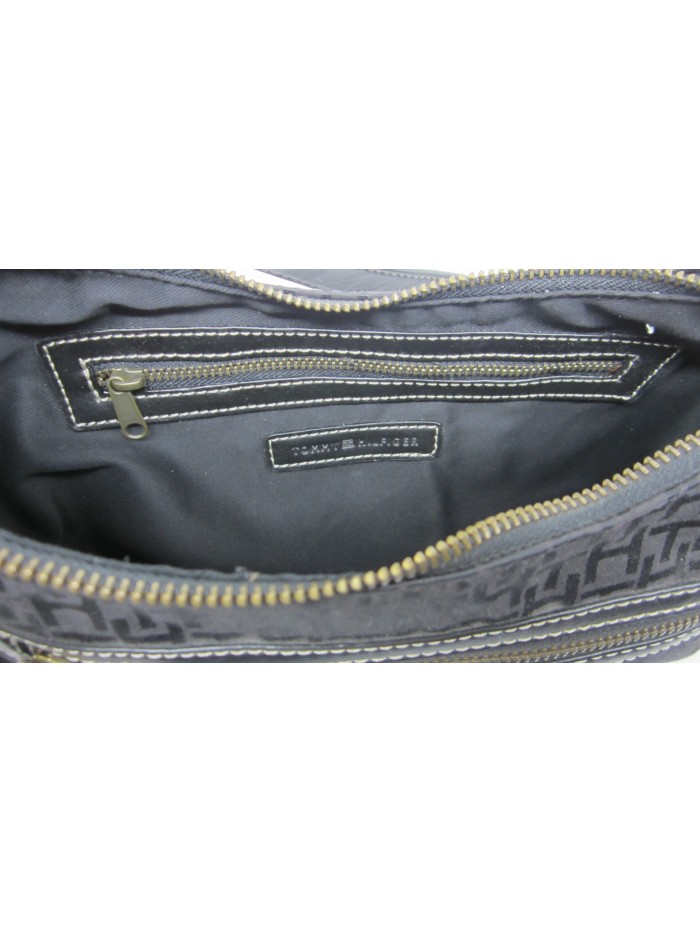 Borsa Donna Chelsea mezzaluna in tessuto con loghi modulari.