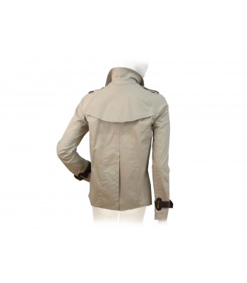 Short women's jacket with 2 pockets and sleeves finishes with leather straps. 2