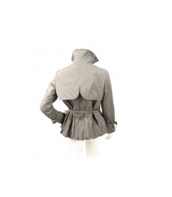 Short women's jacket with concealed buttons thin waist belt and front bow decoration. 2