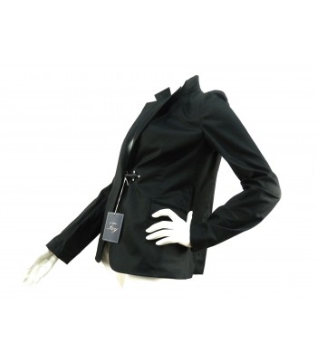 Short model men's jacket with hook closure. 2