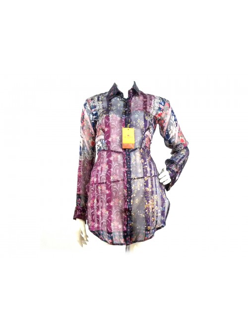 Long shirt with floral pattern, side slits Long shirt with floral pattern, side slits