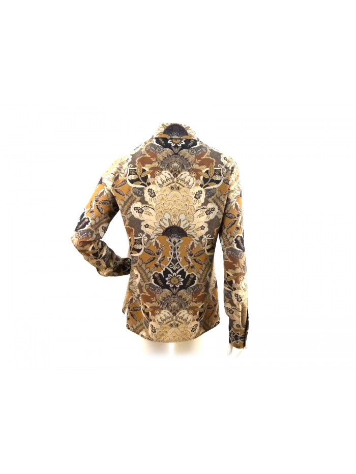 Woman shirt with symmetrical floral pattern