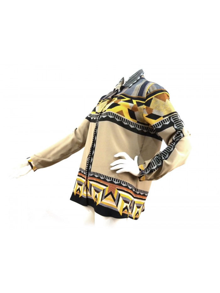 Shirt Woman with symmetrical Aztec pattern and hidden buttons.
