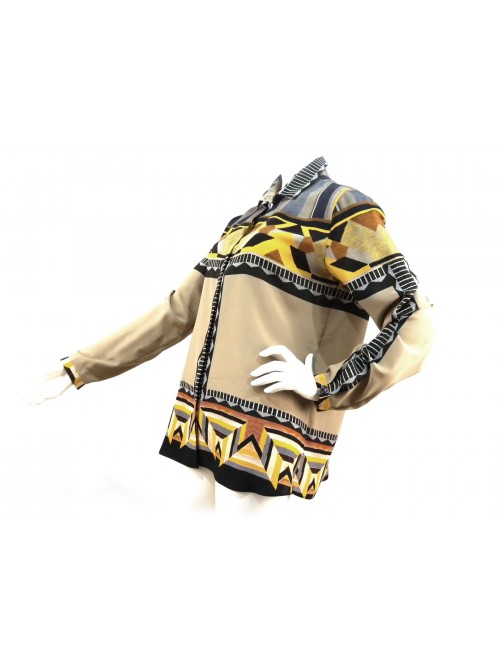 Shirt Woman with symmetrical Aztec pattern and hidden buttons.