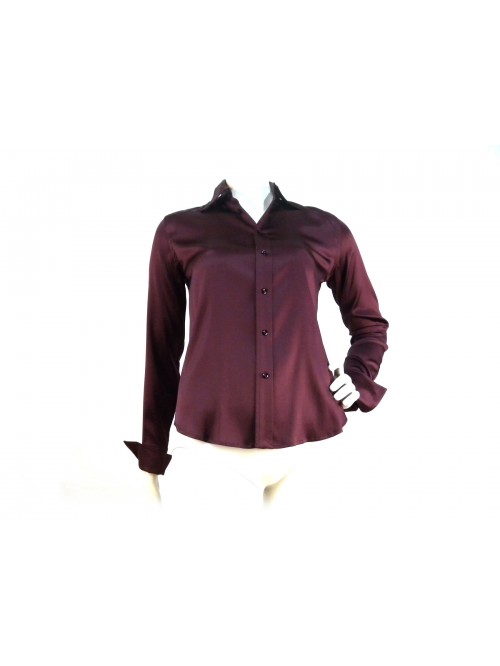 Solid color women's shirt, classic cut. Solid color women's shirt, classic cut.