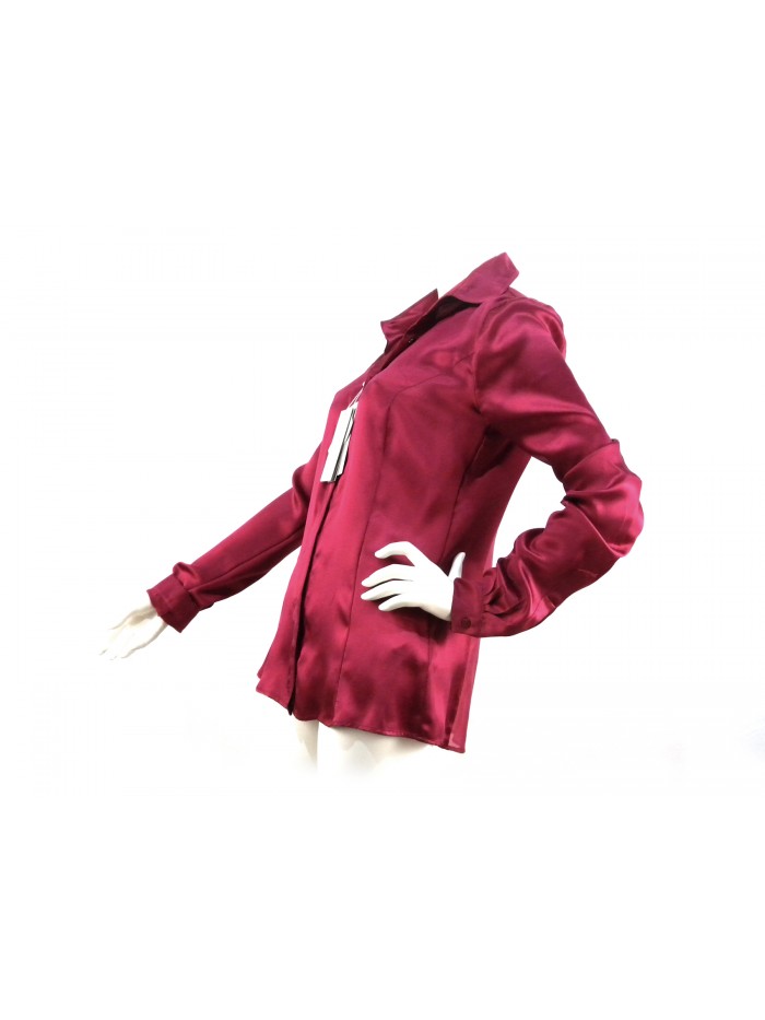 Women's shirt with contrasting fabric