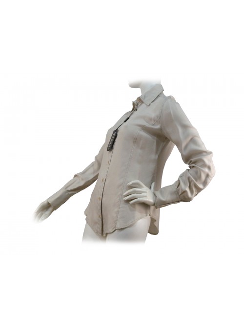 Women's shirt, classic cut.