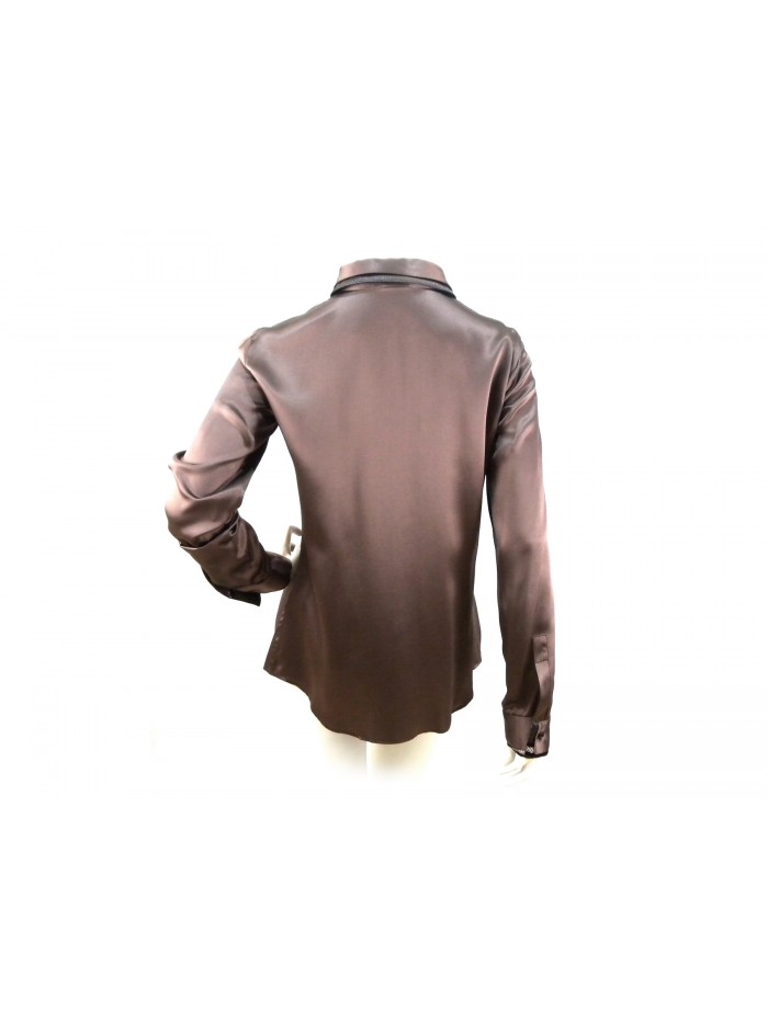 Woman shirt with double collar and flap closure with animal fantasy