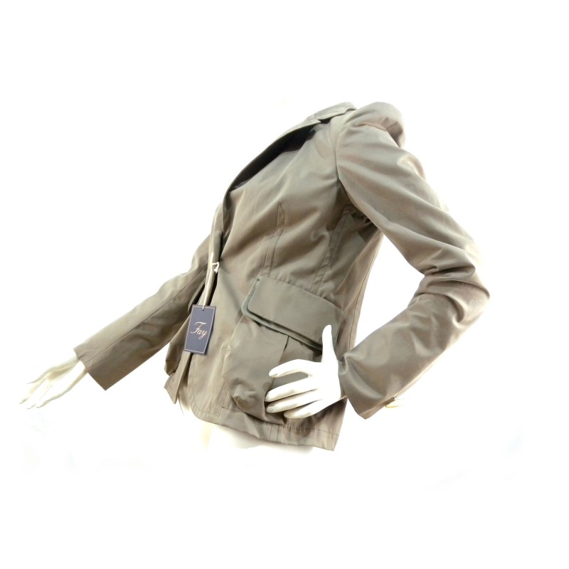 Short women's jacket 2 overlapping pockets with wide buttons.