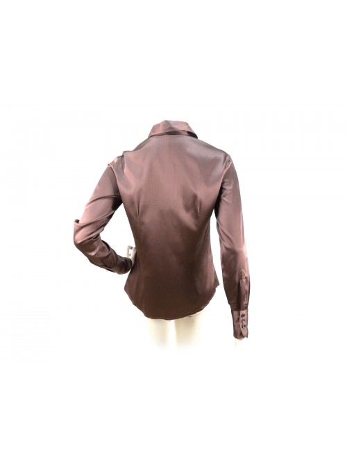 Flared Women's shirt with classic collar and chest rouge.