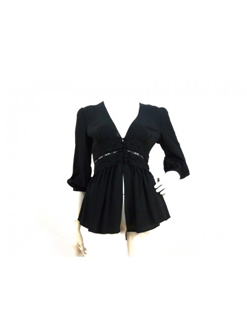 Shirt Woman low-cut, flattened with lace at the waist Shirt Woman low-cut, flattened with lace at the waist