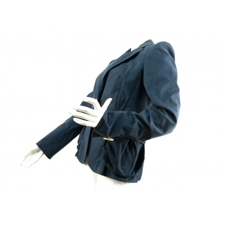 Short women's jacket 2 overlapping pockets with wide buttons.