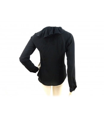 Flared women's shirt, neck and ruffle chest with hidden buttons. 2