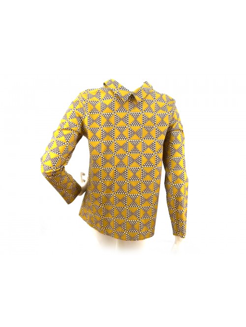 Woman shirt with modular geometric designs, collar and opening.