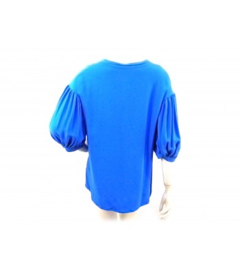 Woman down shirt with 3/4 sleeve gathered. 2