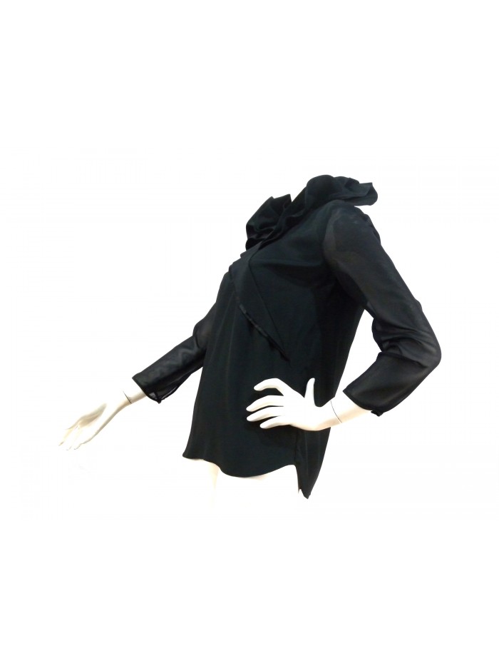 Blouse Shirt Woman with 3/4 sleeve and asymmetrical collar with rouge.