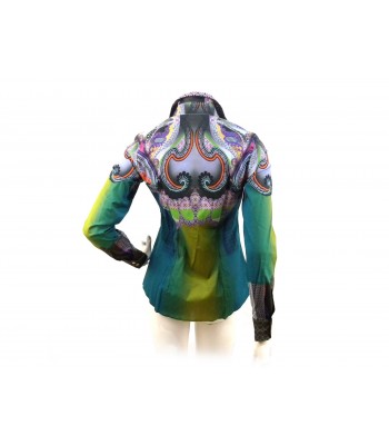 Parrot woman shirt with central symmetry. 2