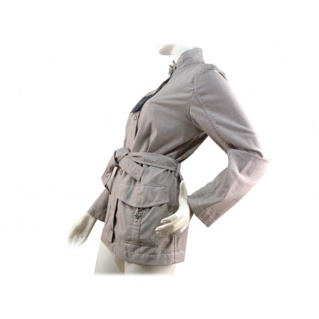 Women's long jacket with zip closure and press-studs waist belt with knot and 2 pockets with hooks.