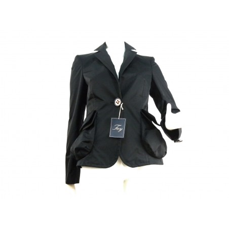 Giacca Donna corta 2 tasche sovrapposte con bottoni larghi. Giacca Donna corta 2 tasche sovrapposte con bottoni larghi.