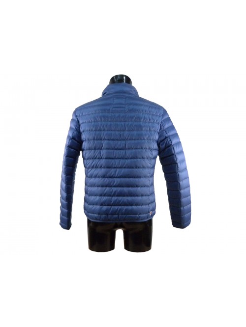 Lightweight man jacket 100 gr. high collar and 2 pockets with zip.