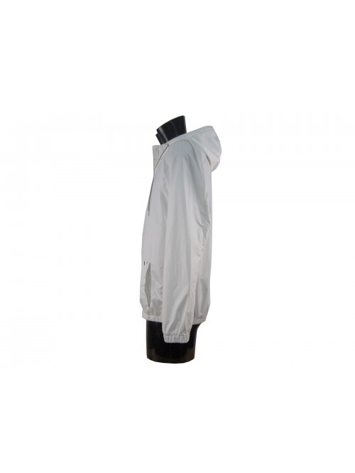 Lightweight man jacket with hood, 2 zip pockets and back pocket.