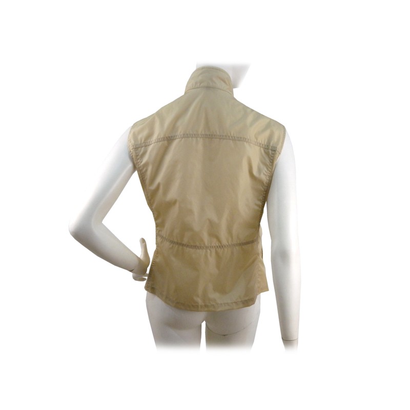 Gilet Donna extra light con chiusura zip e 4 tasche.