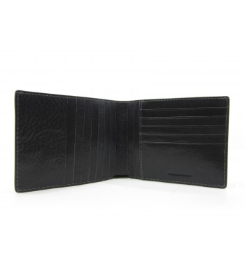 Man purse lined in contrast with credit card compartments 2