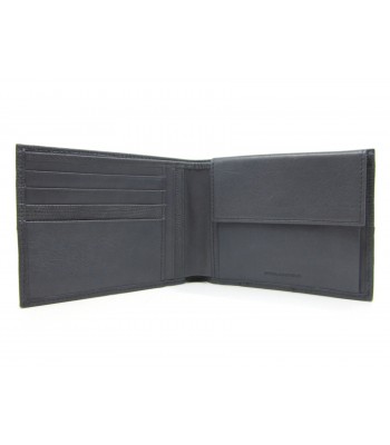 Man purse lined in contrast with credit card compartments 2